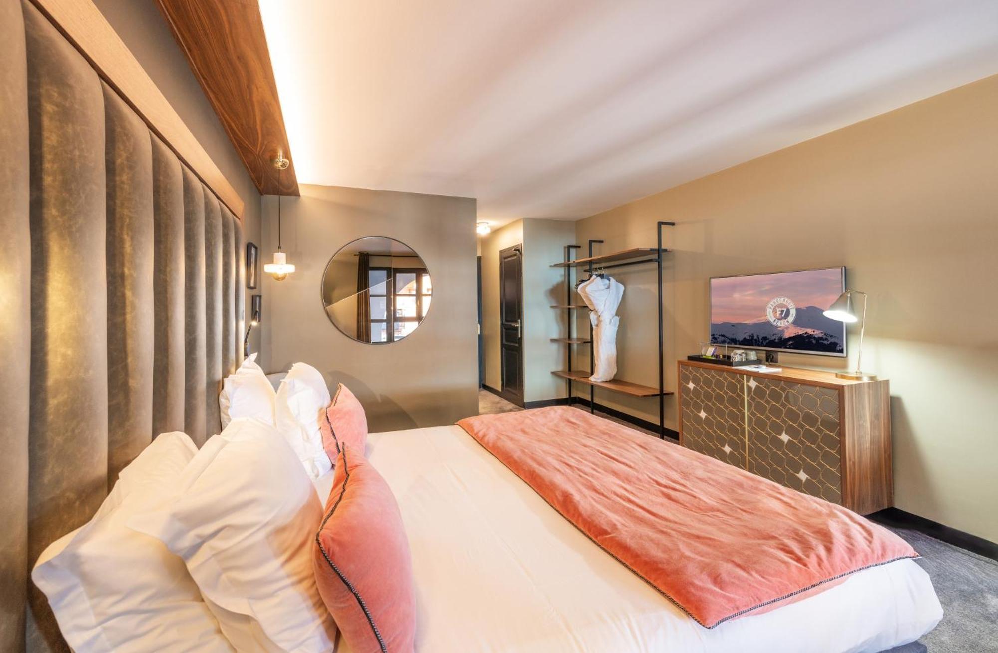 Fahrenheit Seven Courchevel Hotel Ngoại thất bức ảnh