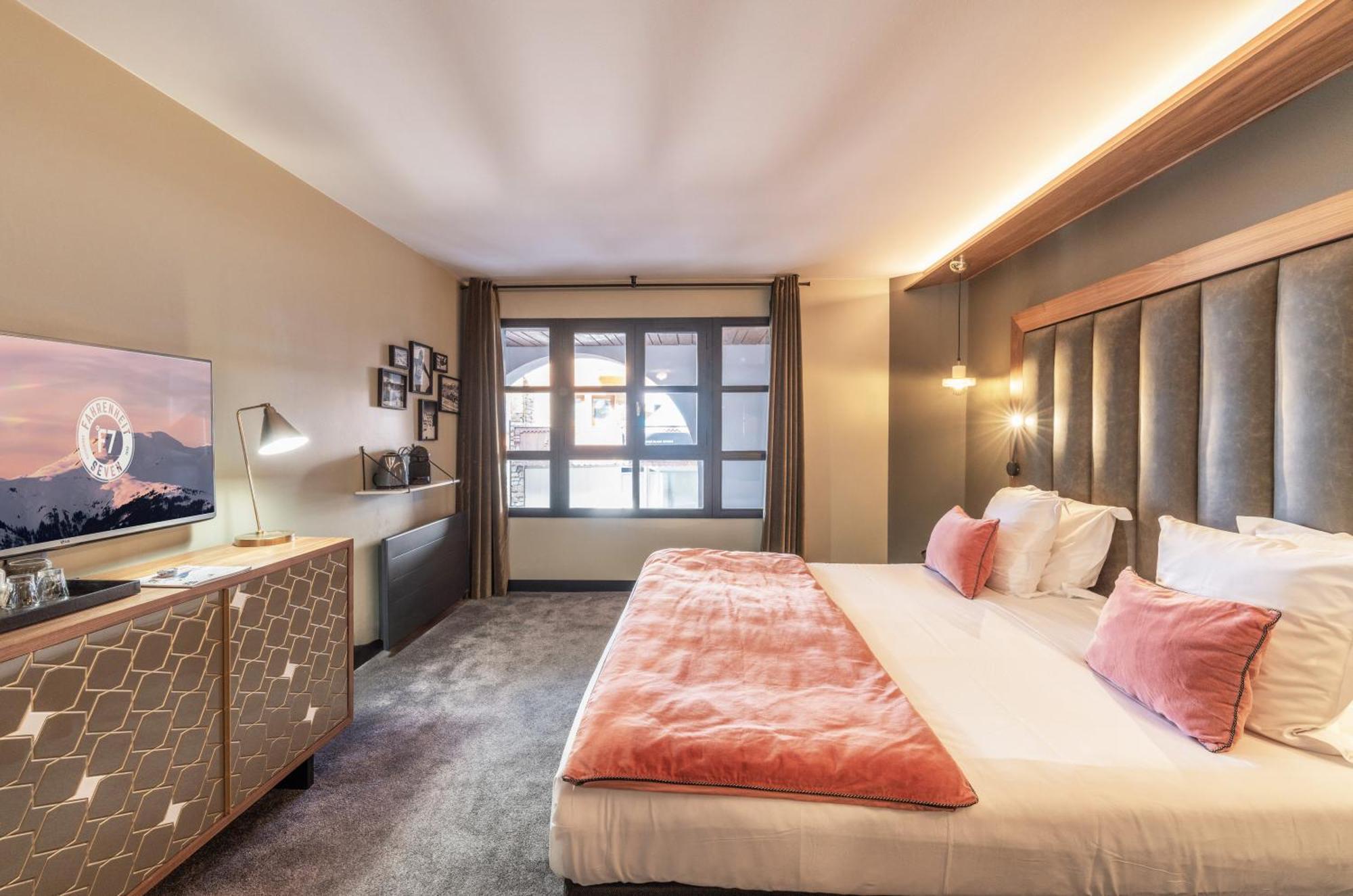 Fahrenheit Seven Courchevel Hotel Ngoại thất bức ảnh