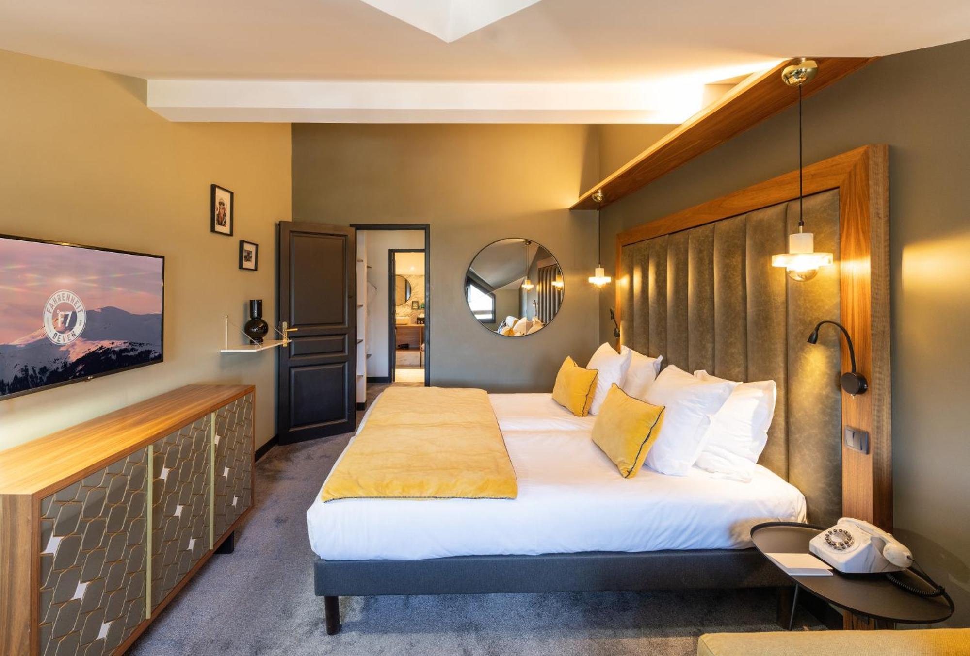 Fahrenheit Seven Courchevel Hotel Ngoại thất bức ảnh