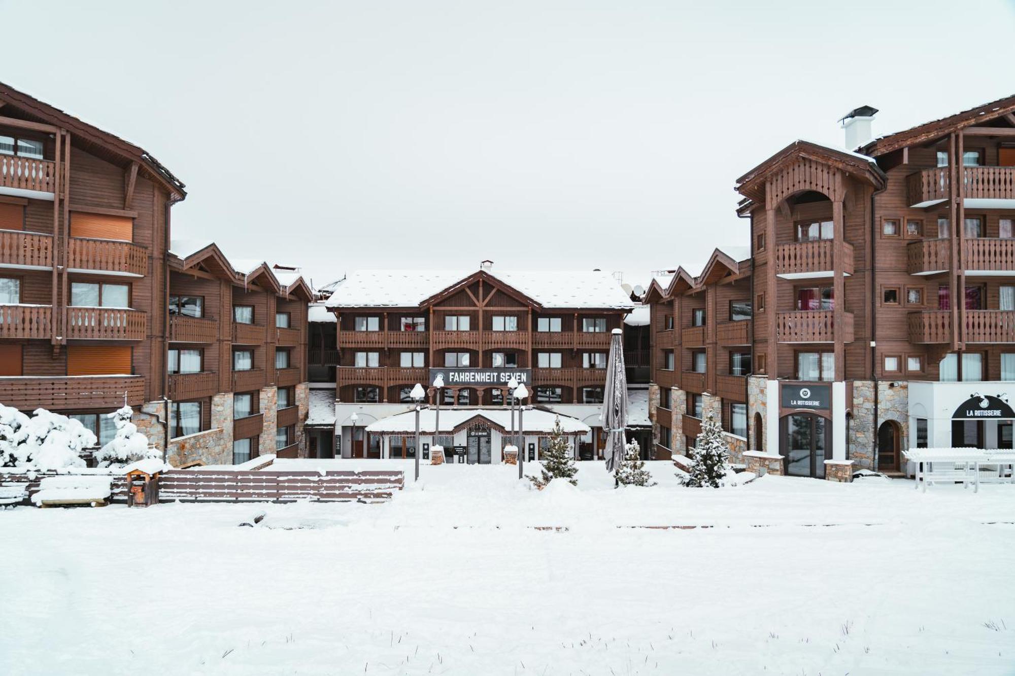 Fahrenheit Seven Courchevel Hotel Ngoại thất bức ảnh