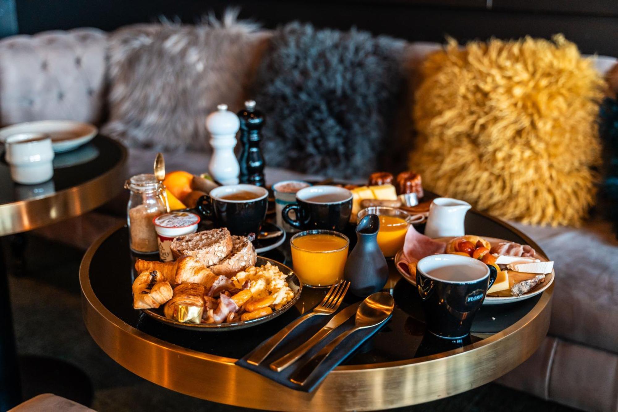 Fahrenheit Seven Courchevel Hotel Ngoại thất bức ảnh