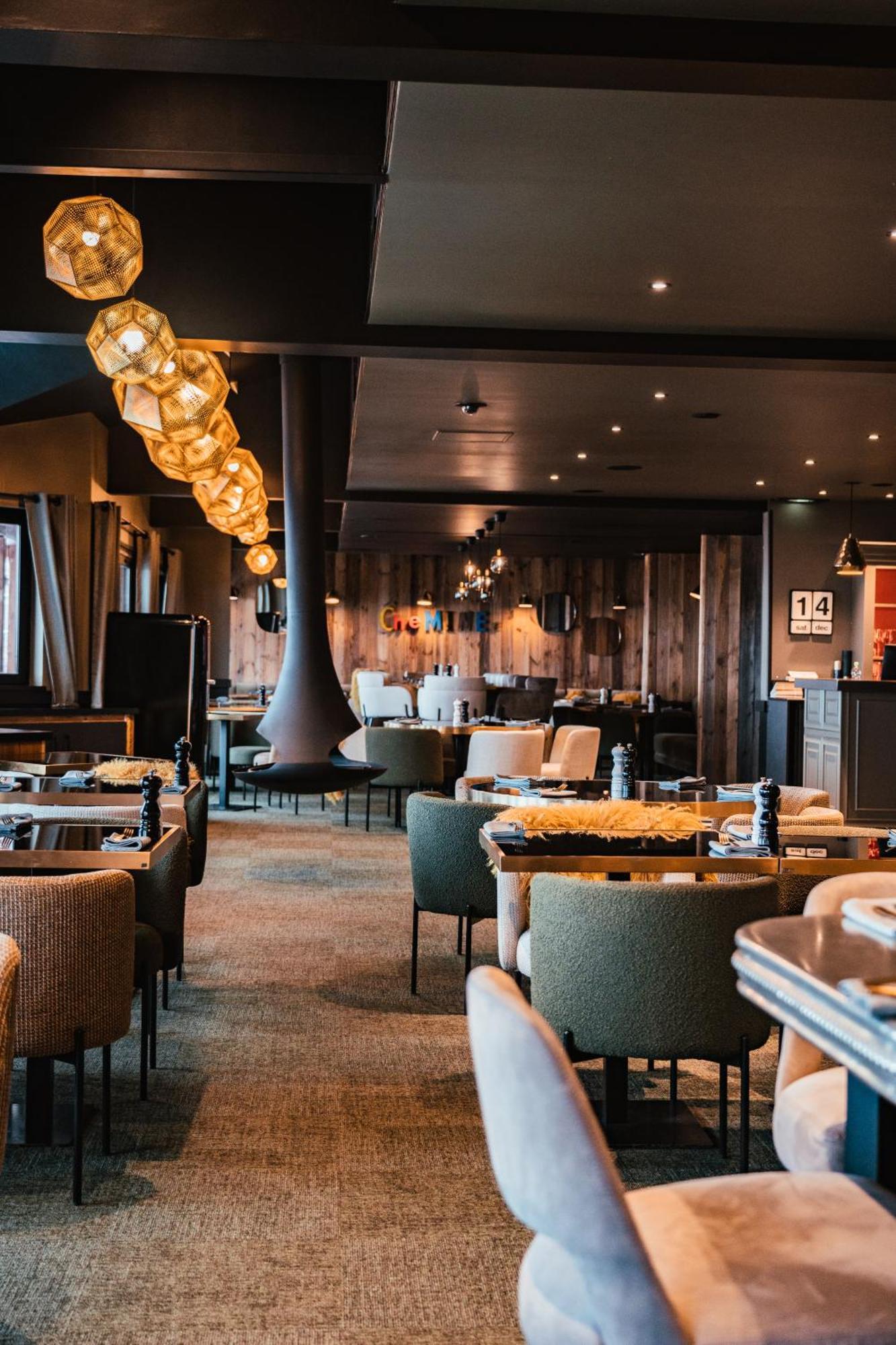 Fahrenheit Seven Courchevel Hotel Ngoại thất bức ảnh