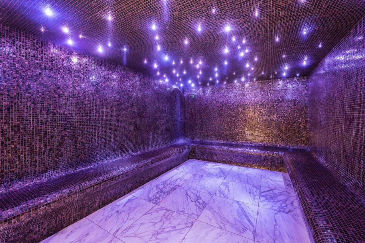 Fahrenheit Seven Courchevel Hotel Ngoại thất bức ảnh